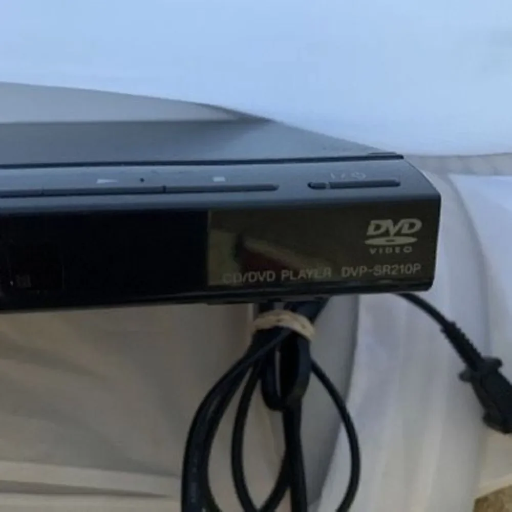 Sony CD/DVD Player Model No. DVP-SR210P No Remote-Tested